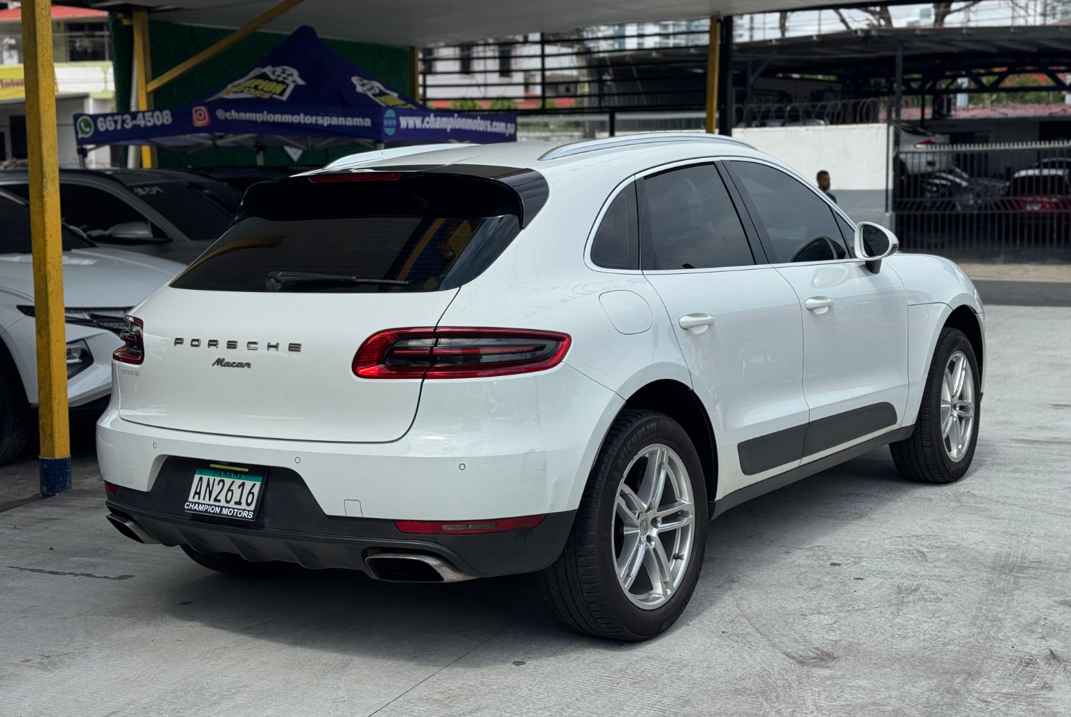 Porsche Macan 2015 Automático color Blanco, Imagen #4