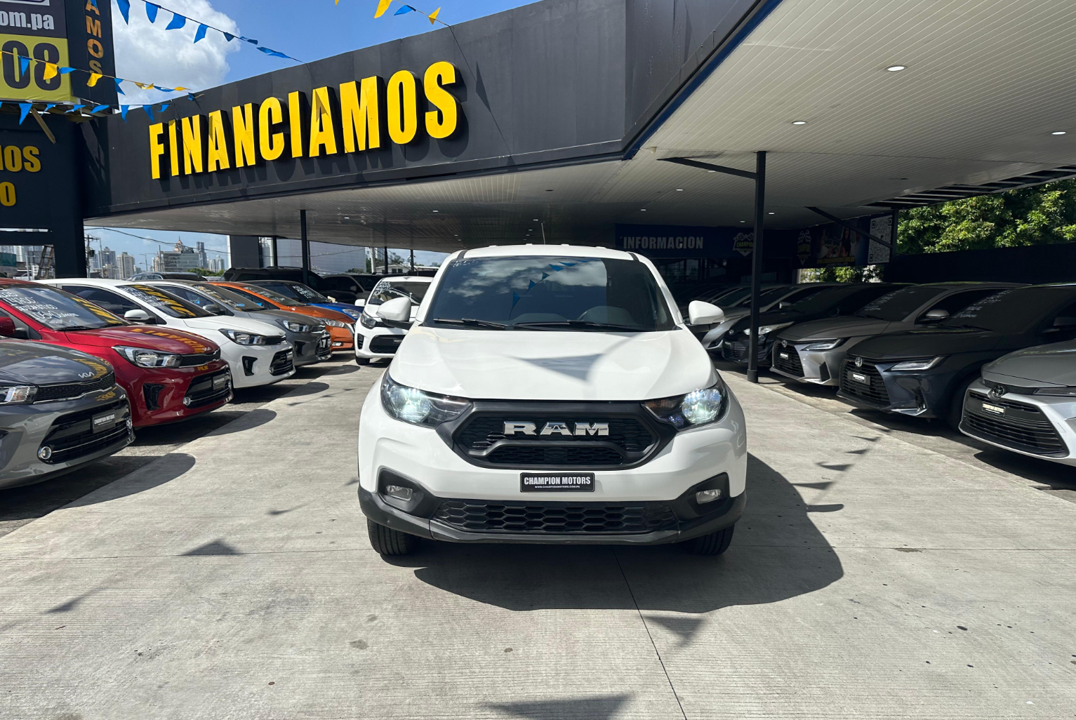 Ram Ram 700 2023 Manual color Blanco, Imagen #2