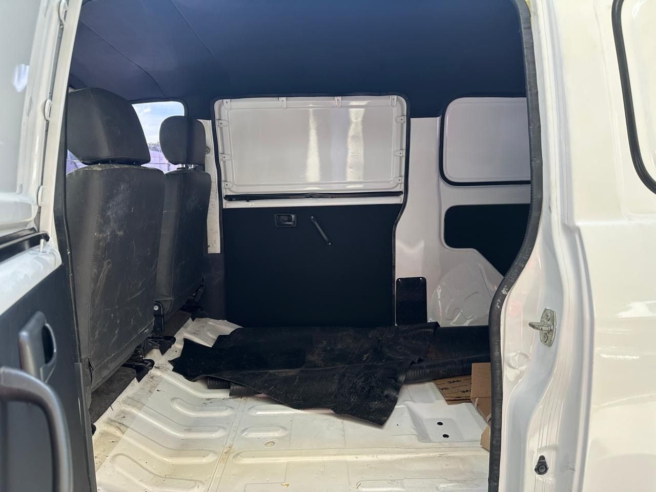 Suzuki APV 2012, Foto 9