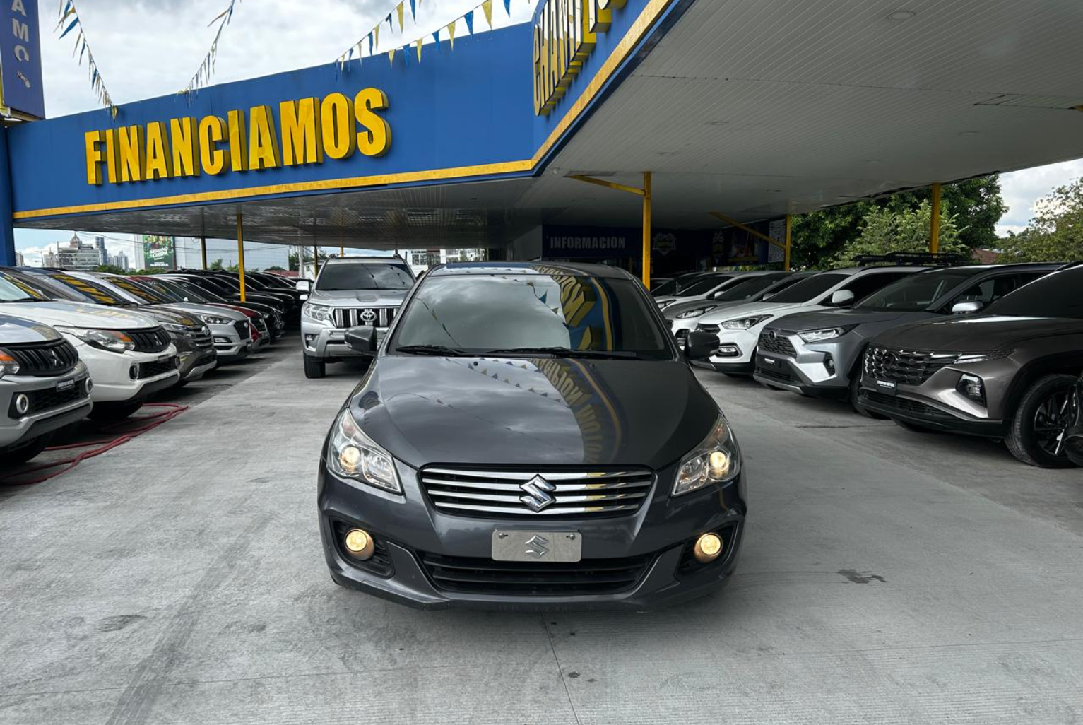 Suzuki Ciaz 2019 Automático color Plateado, Imagen #2