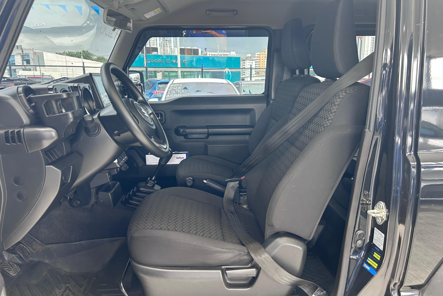 Suzuki Jimny 2025 Manual color Negro, Imagen #8