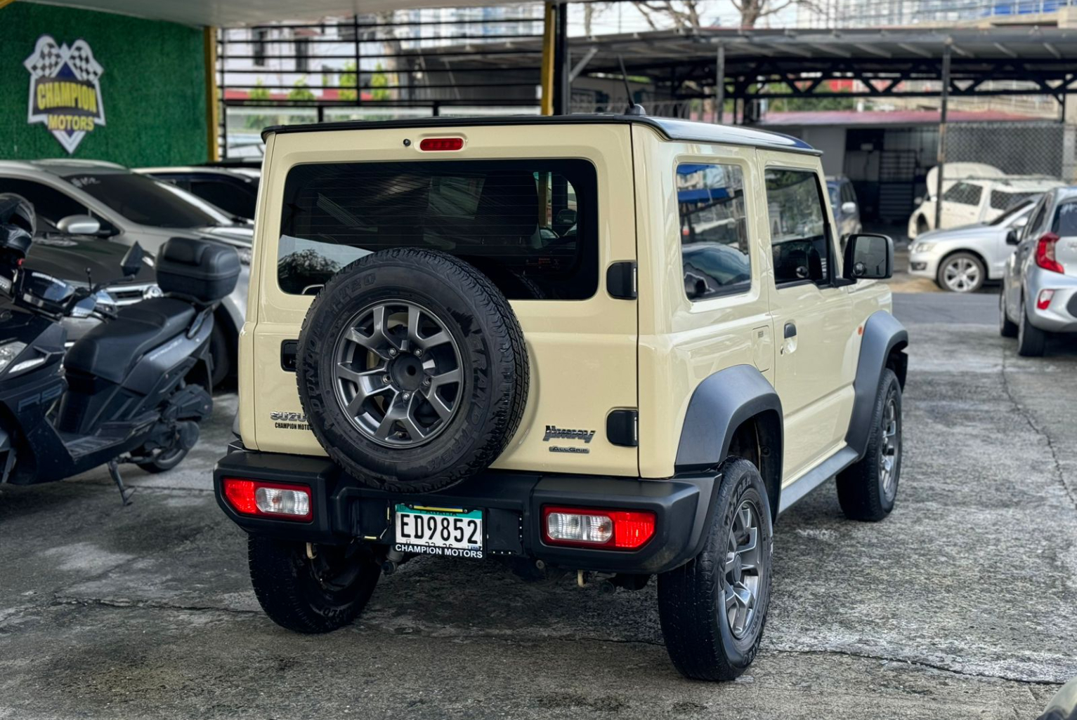 Suzuki Jimny 2022 Manual color Beige, Imagen #4