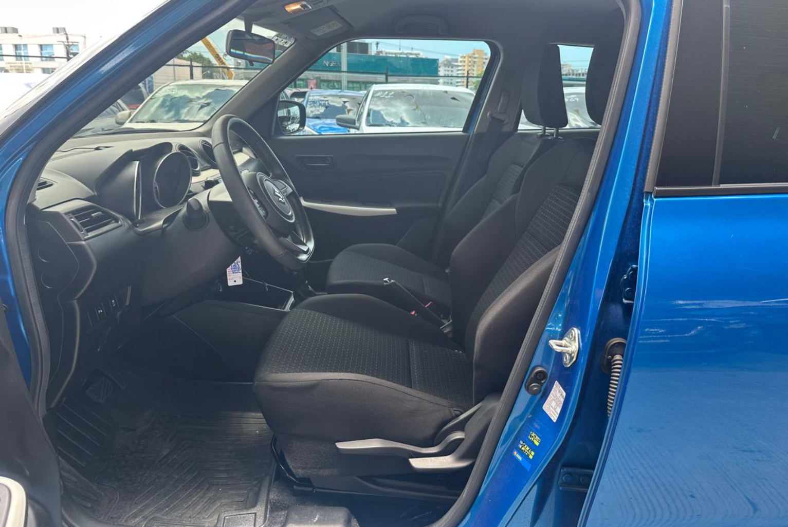Suzuki Swift 2024 Automático color Azul, Imagen #7