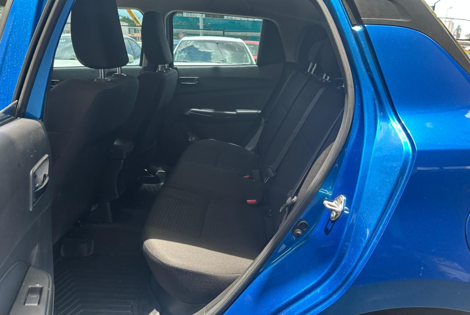 Suzuki Swift 2024 Automático color Azul, Imagen #11