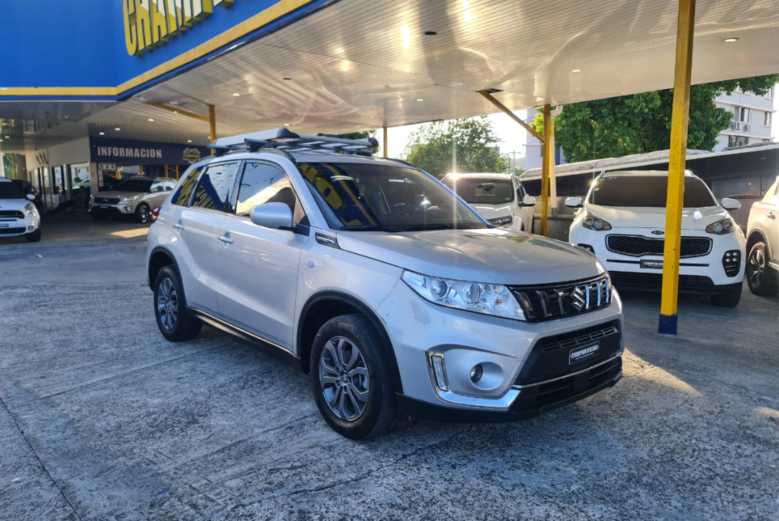 Suzuki Vitara 2023 Automático color Gris, Imagen #3