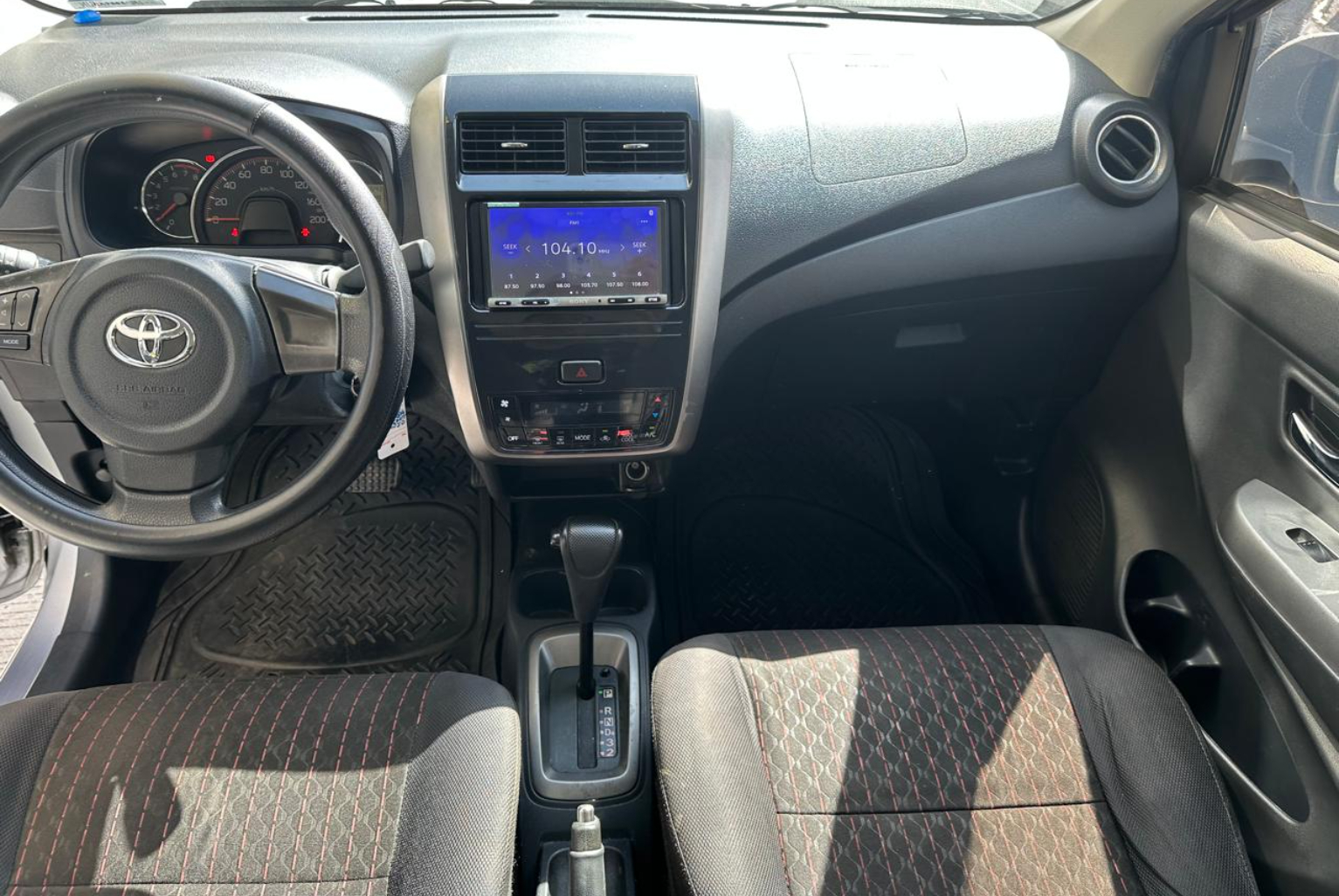 Toyota Agya 2021 Automático color Plateado, Imagen #9