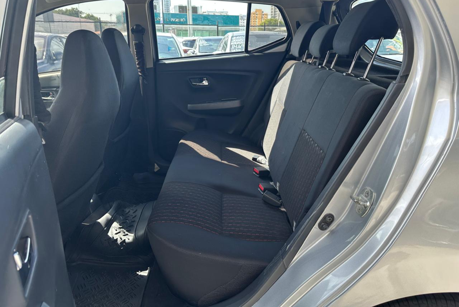 Toyota Agya 2021 Automático color Plateado, Imagen #10