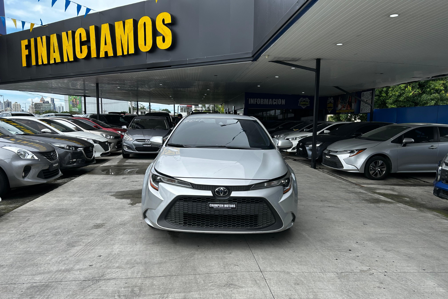 Toyota Corolla 2022 Automático color Plateado, Imagen #2