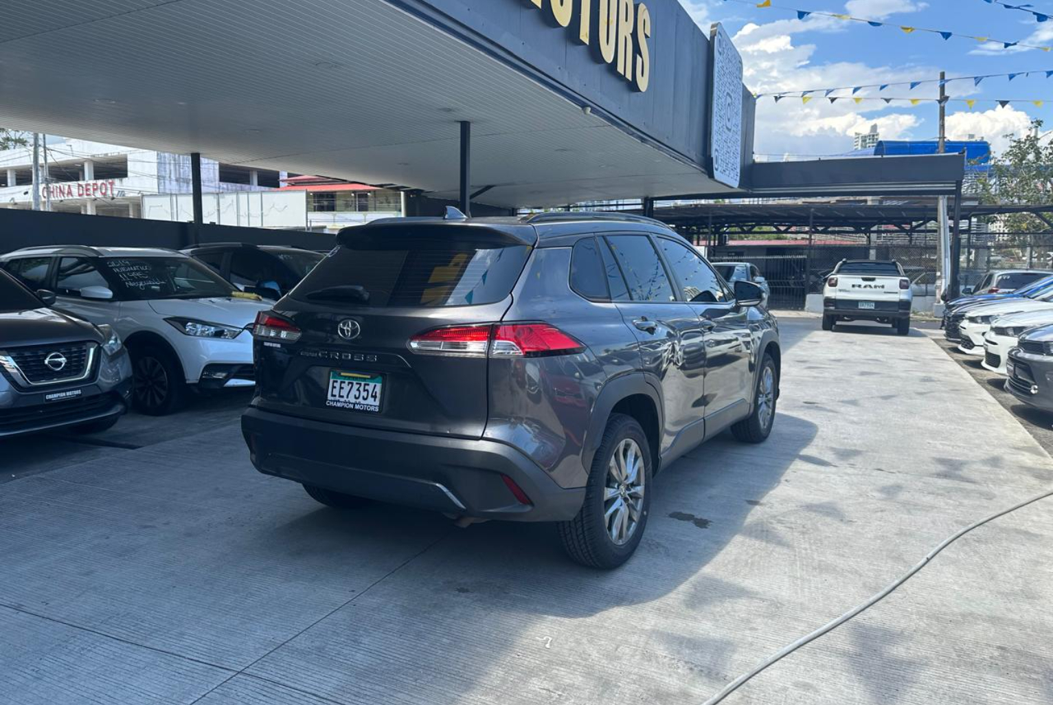Toyota Corolla Cross 2023 Automático color Gris, Imagen #4
