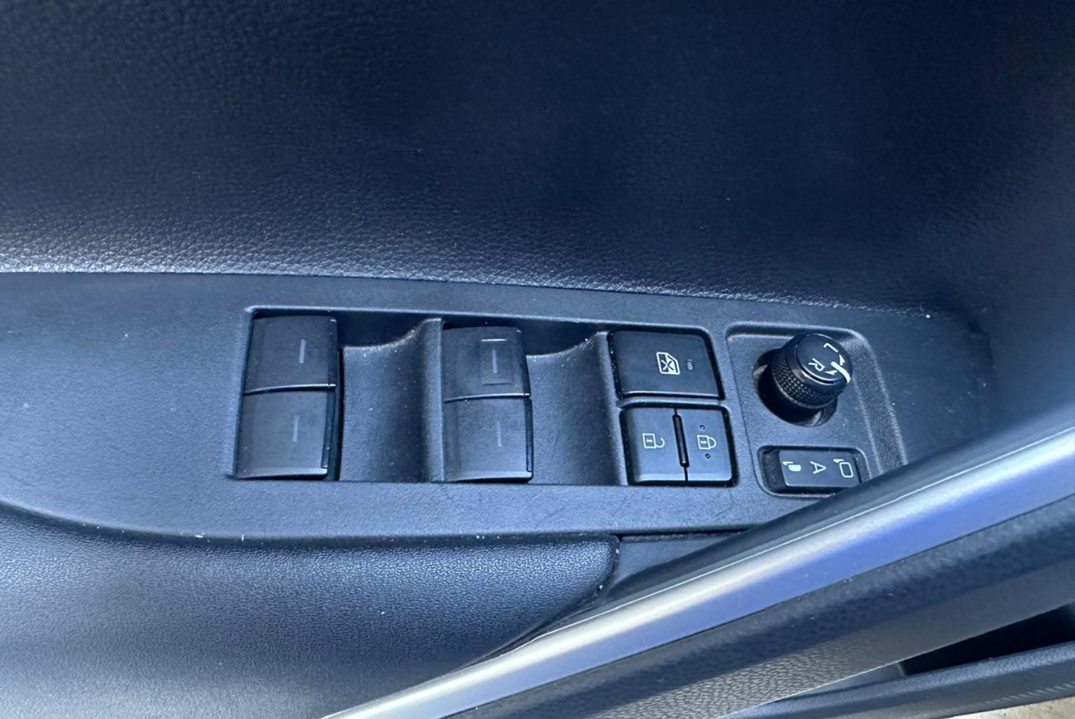 Toyota Corolla Cross 2023 Automático color Gris, Imagen #12