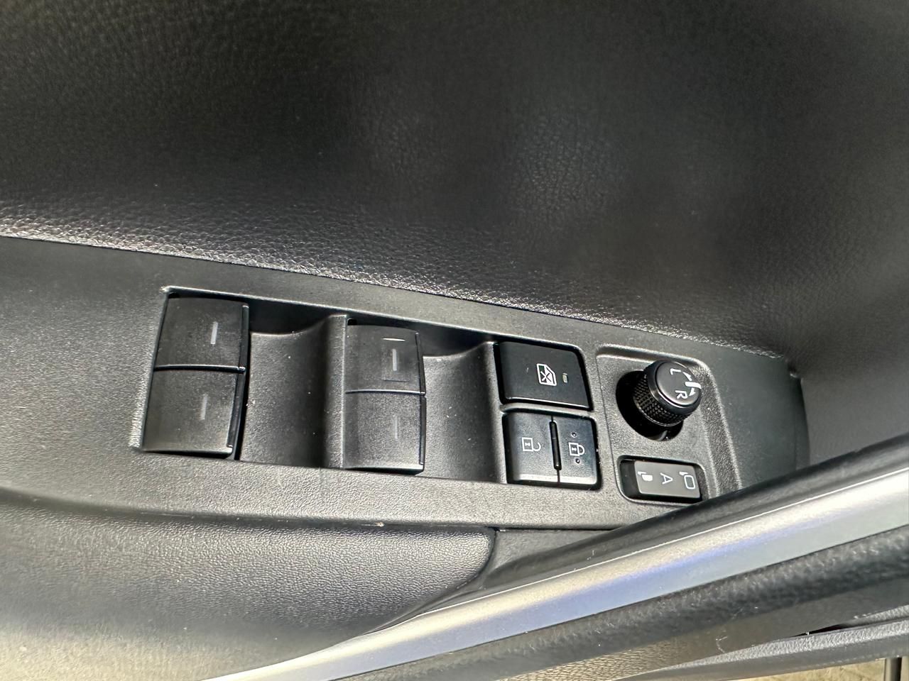 Toyota Corolla Cross 2023, Foto 8