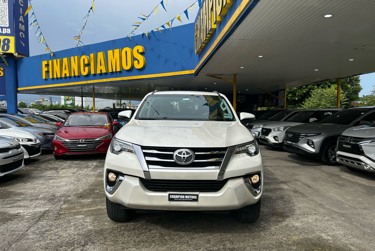 Toyota Fortuner 2020 Automático color Blanco, Imagen #2