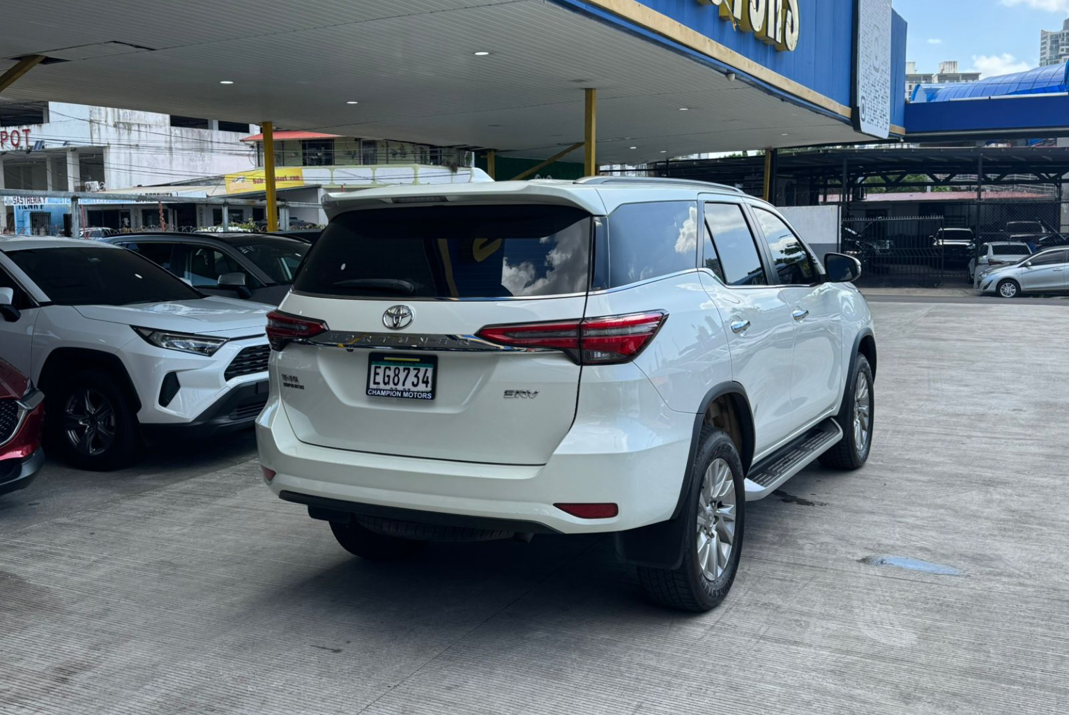 Toyota Fortuner 2023 Automático color Blanco, Imagen #4