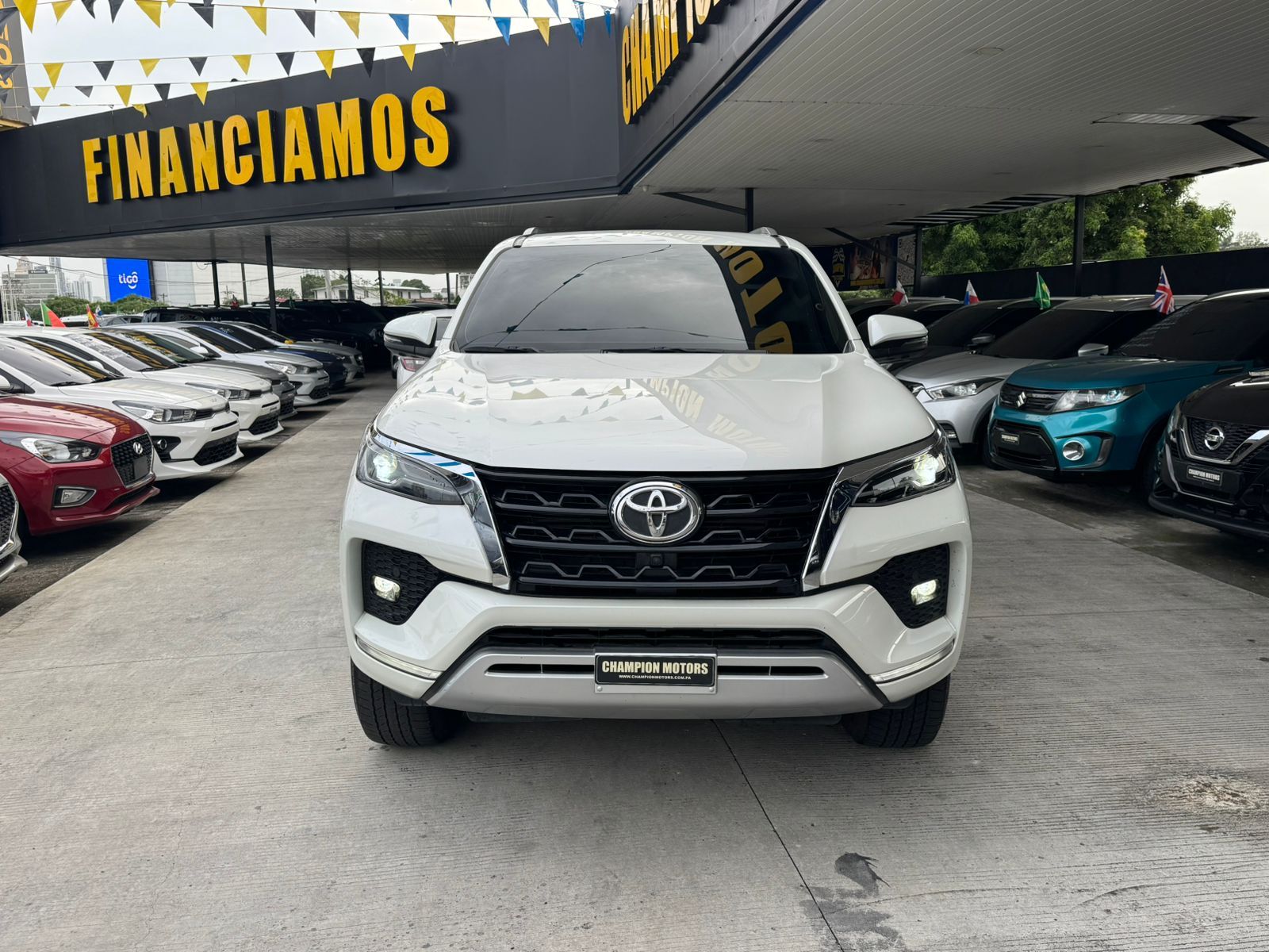 Toyota Fortuner 2023, Foto 2