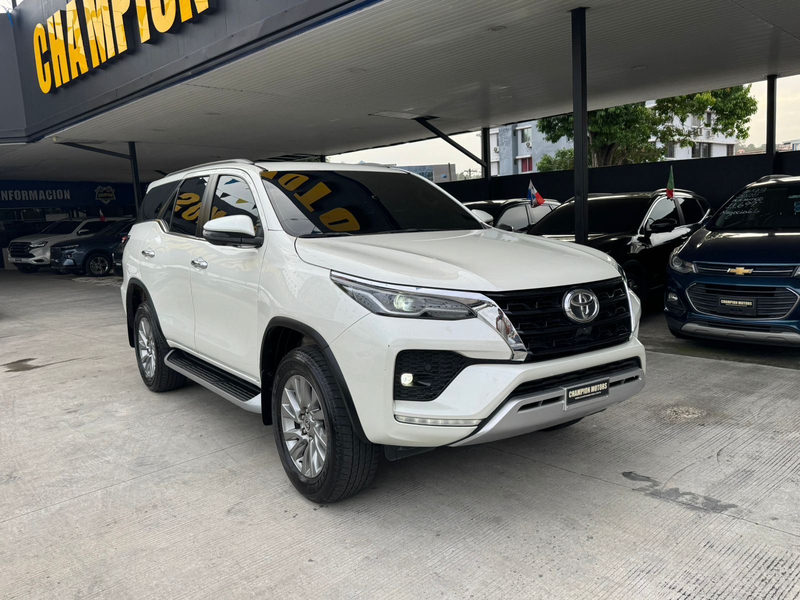 Toyota Fortuner 2023, Foto 3