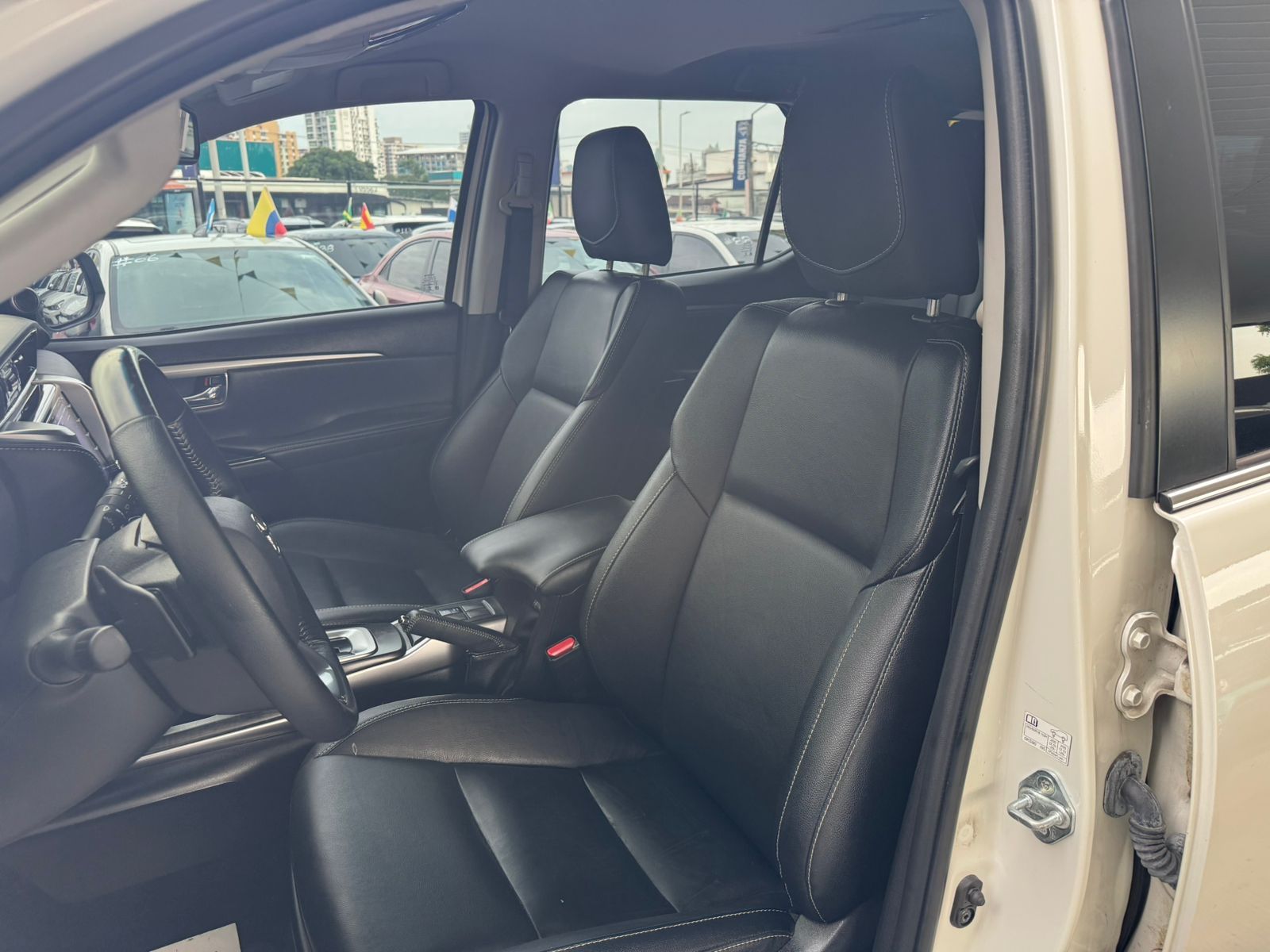 Toyota Fortuner 2023, Foto 10