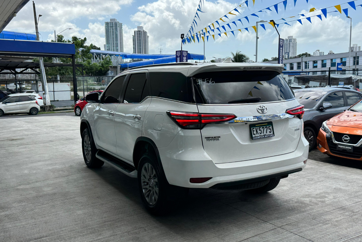 Toyota Fortuner 2024 Automático color Blanco, Imagen #6