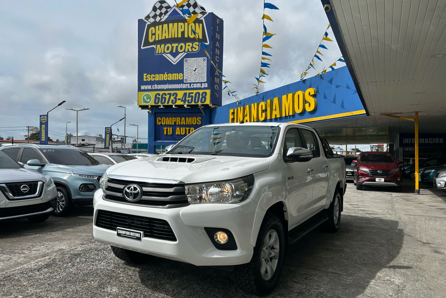 Toyota Hilux 2017 Automático color Blanco, Imagen #1