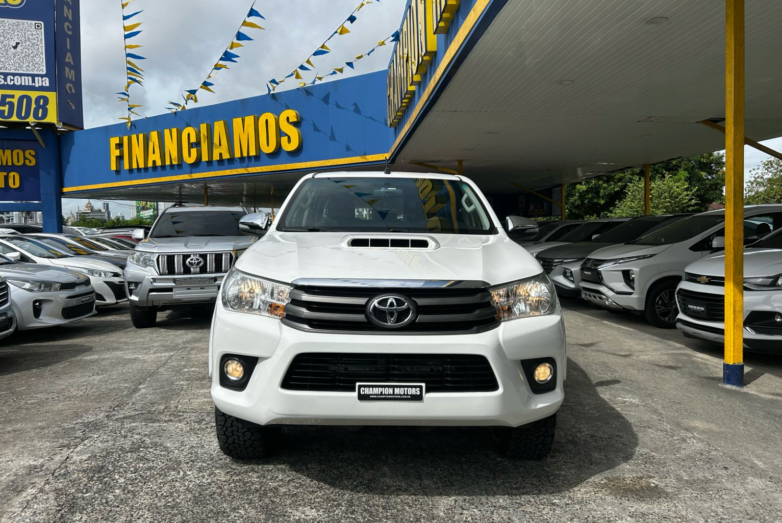 Toyota Hilux 2017 Automático color Blanco, Imagen #2