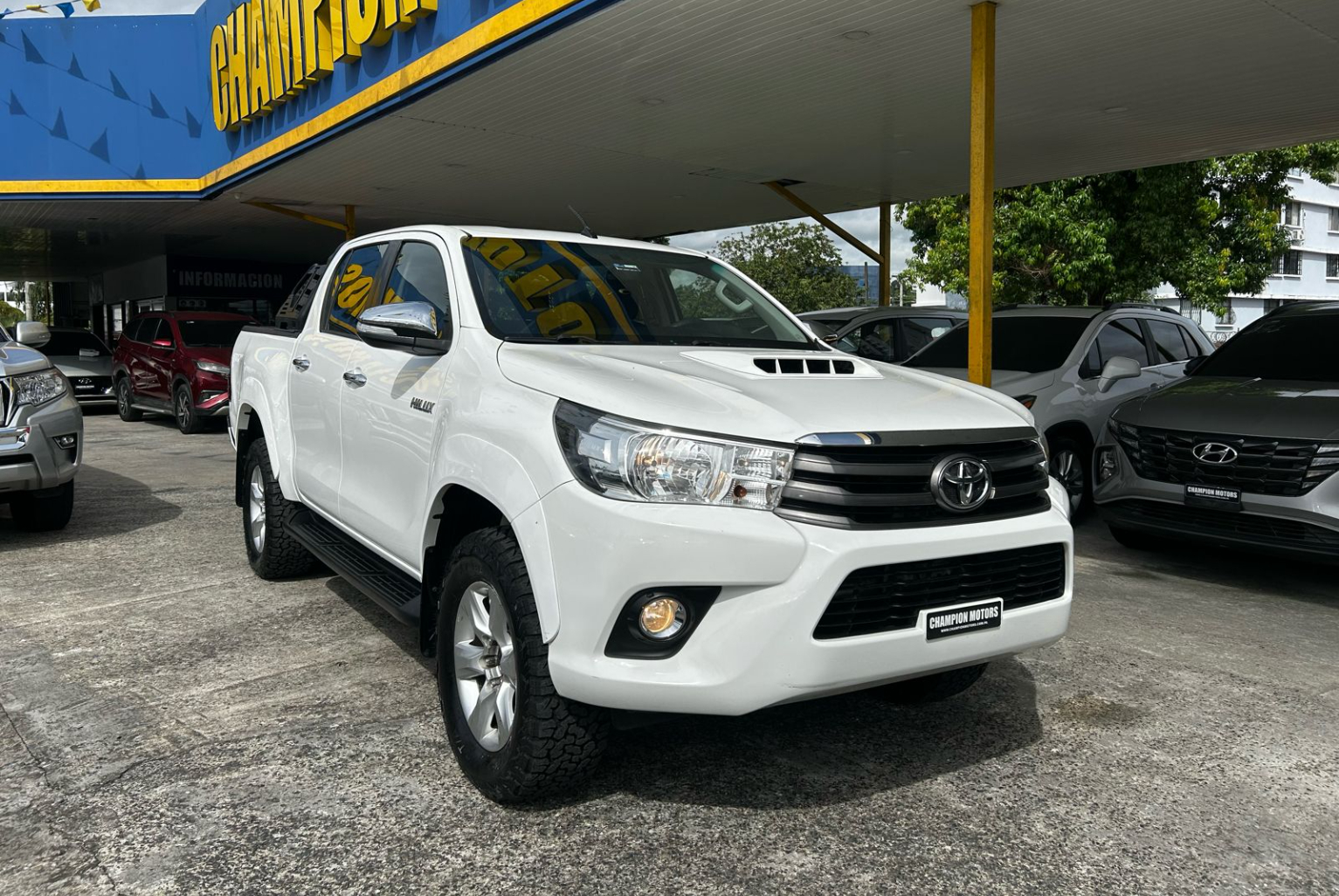 Toyota Hilux 2017 Automático color Blanco, Imagen #3