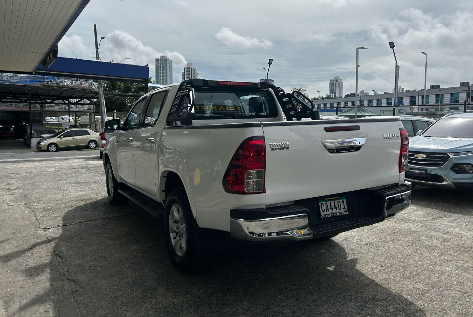 Toyota Hilux 2017 Automático color Blanco, Imagen #6