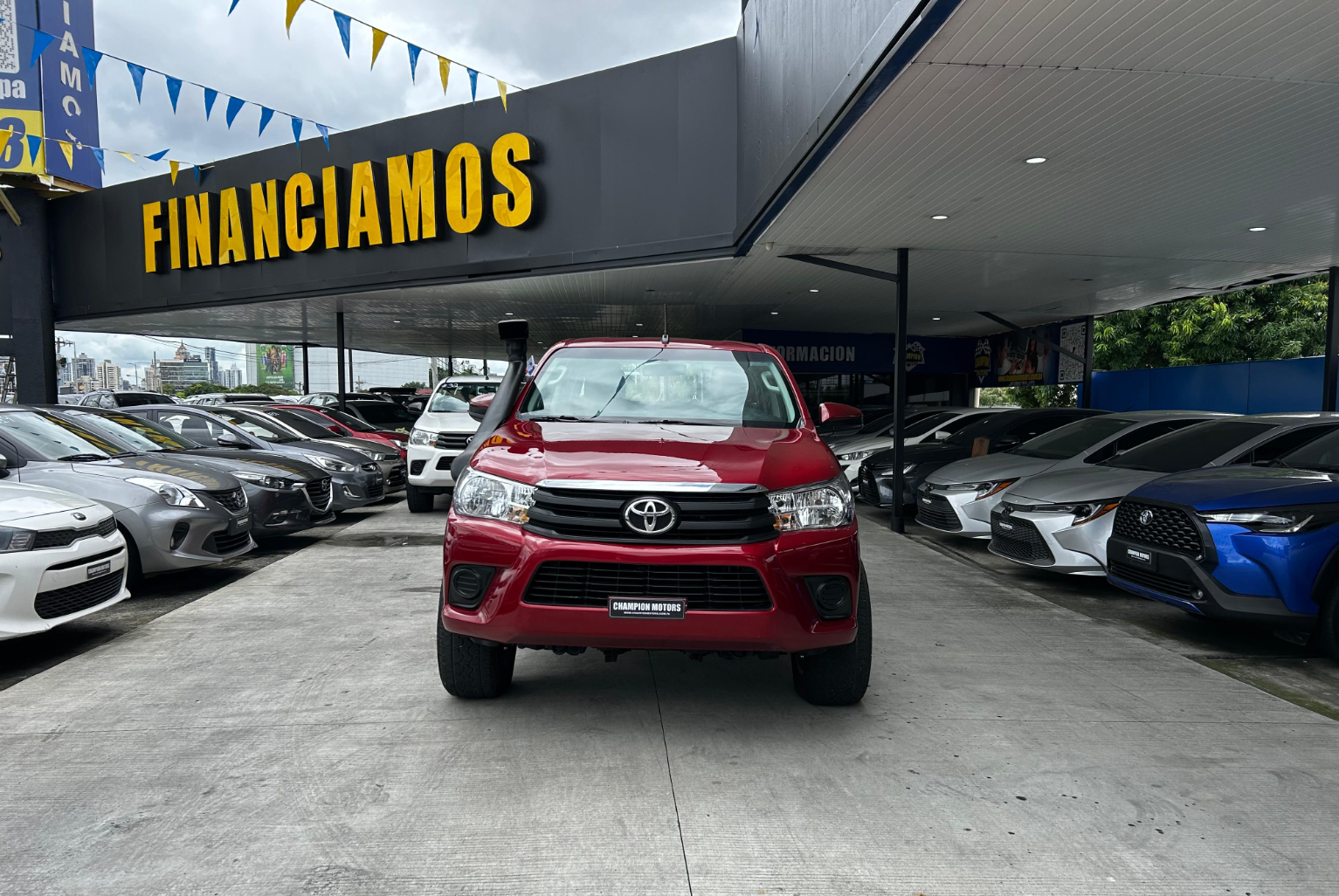 Toyota Hilux 2016 Manual color Rojo, Imagen #2