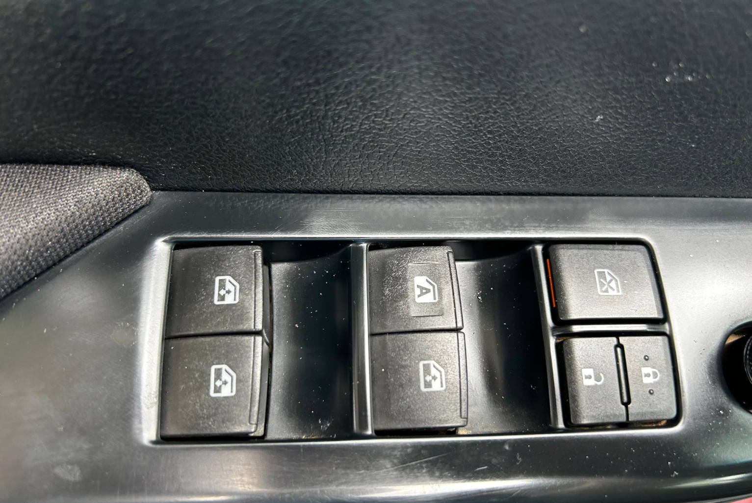 Toyota Hilux 2016 Manual color Rojo, Imagen #11