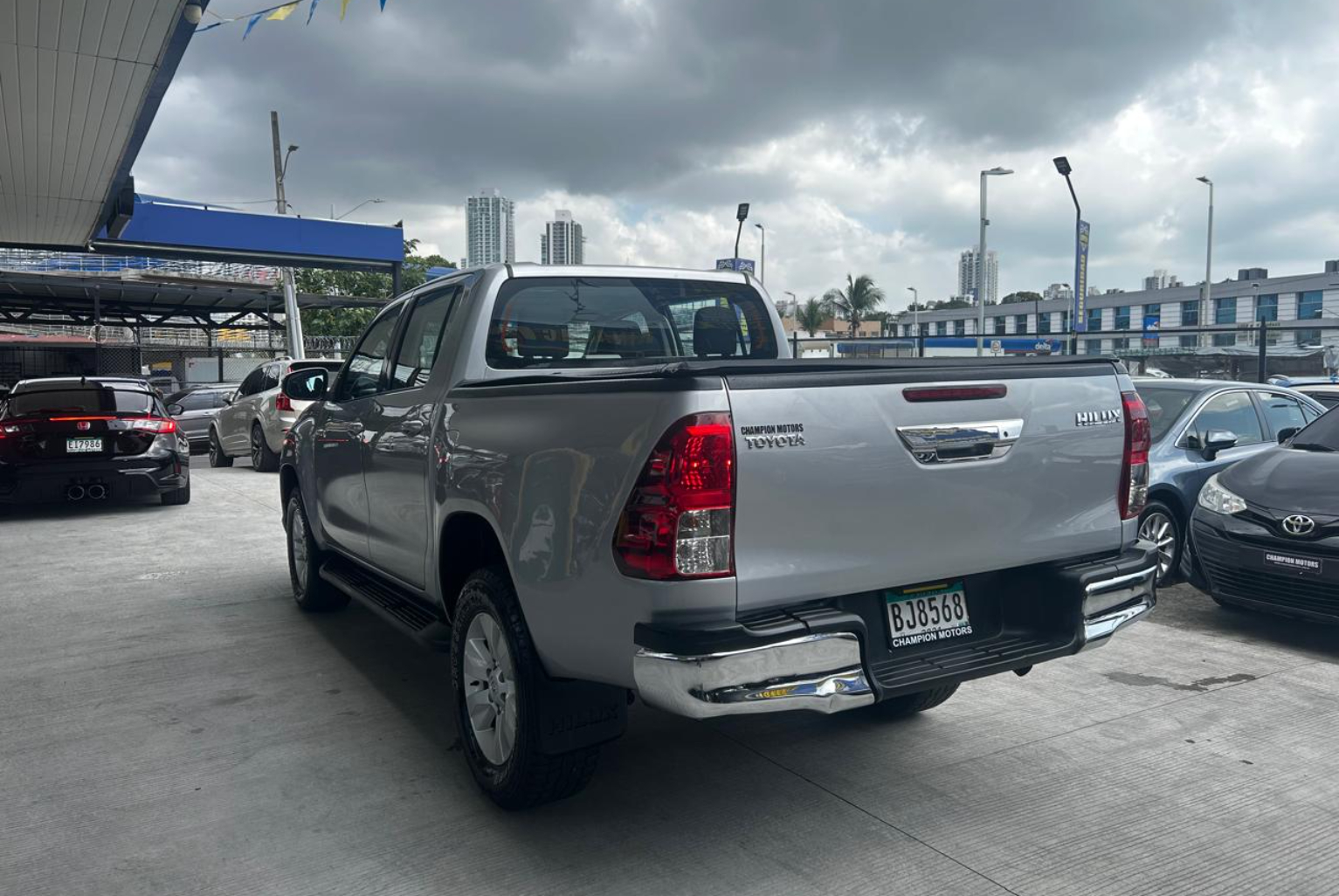 Toyota Hilux 2020 Automático color Plateado, Imagen #6