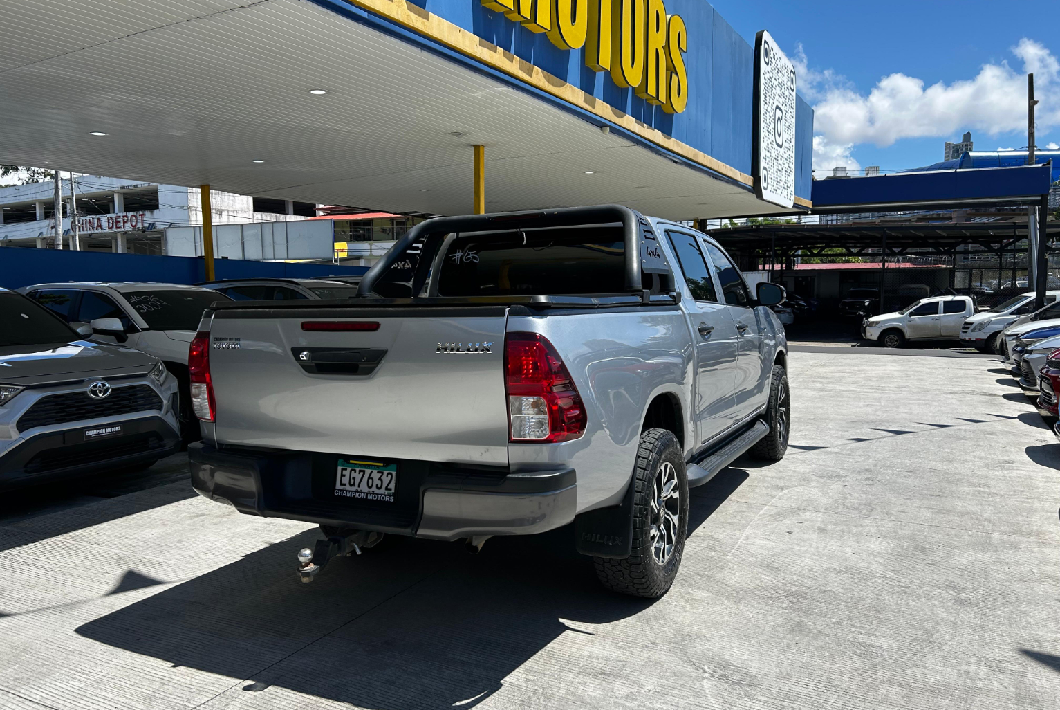 Toyota Hilux 2023 Manual color Plateado, Imagen #4