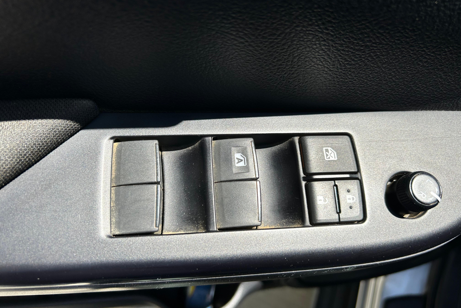 Toyota Hilux 2023 Manual color Plateado, Imagen #11