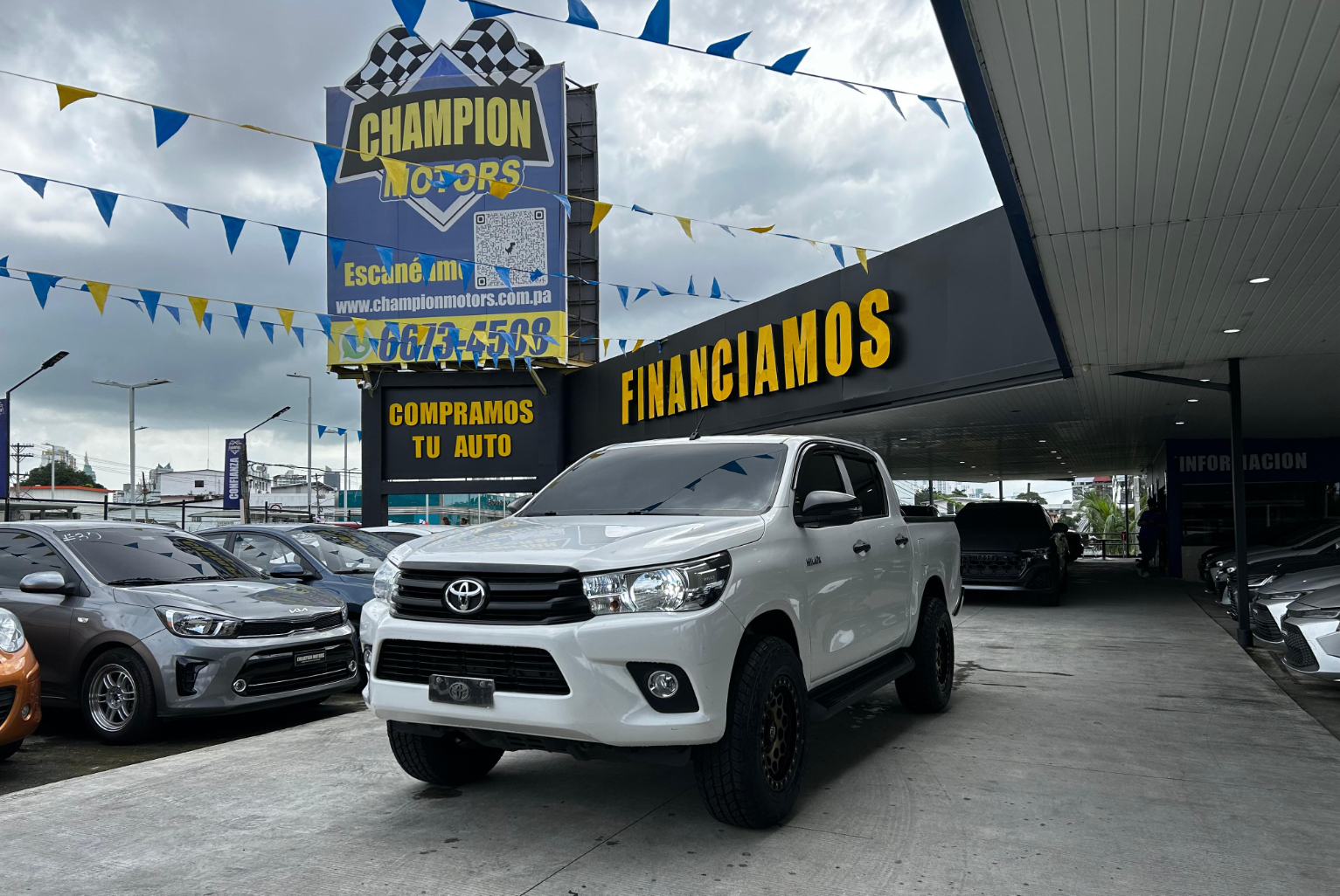 Toyota Hilux 2023 Automático color Blanco, Imagen #1