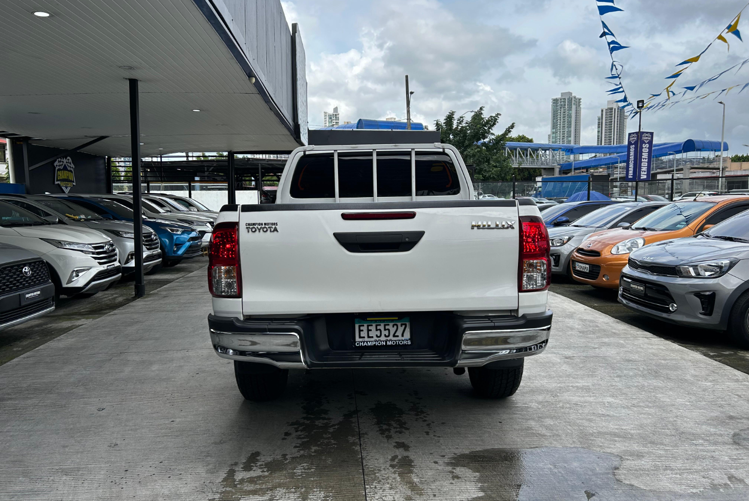 Toyota Hilux 2023 Automático color Blanco, Imagen #5
