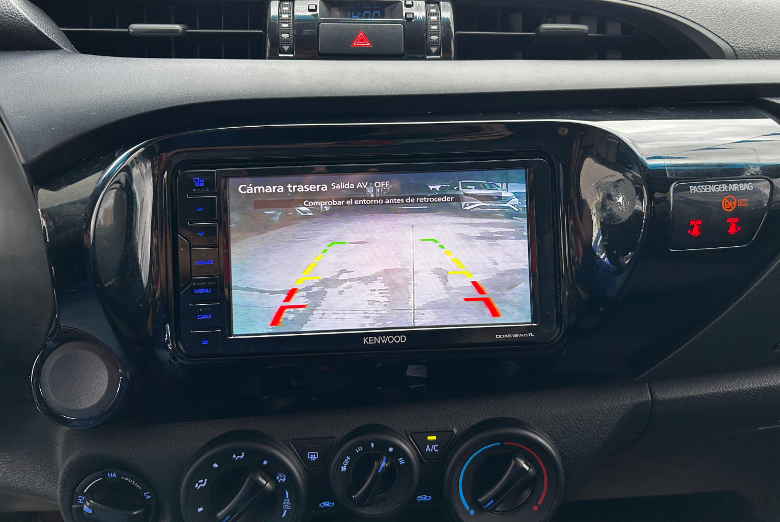 Toyota Hilux 2023 Automático color Blanco, Imagen #9