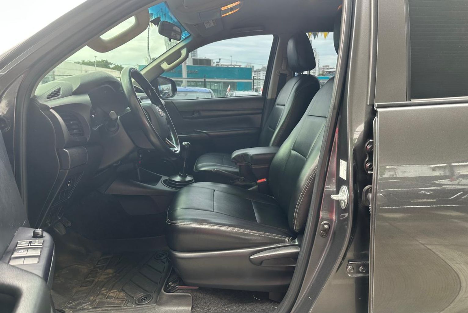 Toyota Hilux 2023, Foto 7