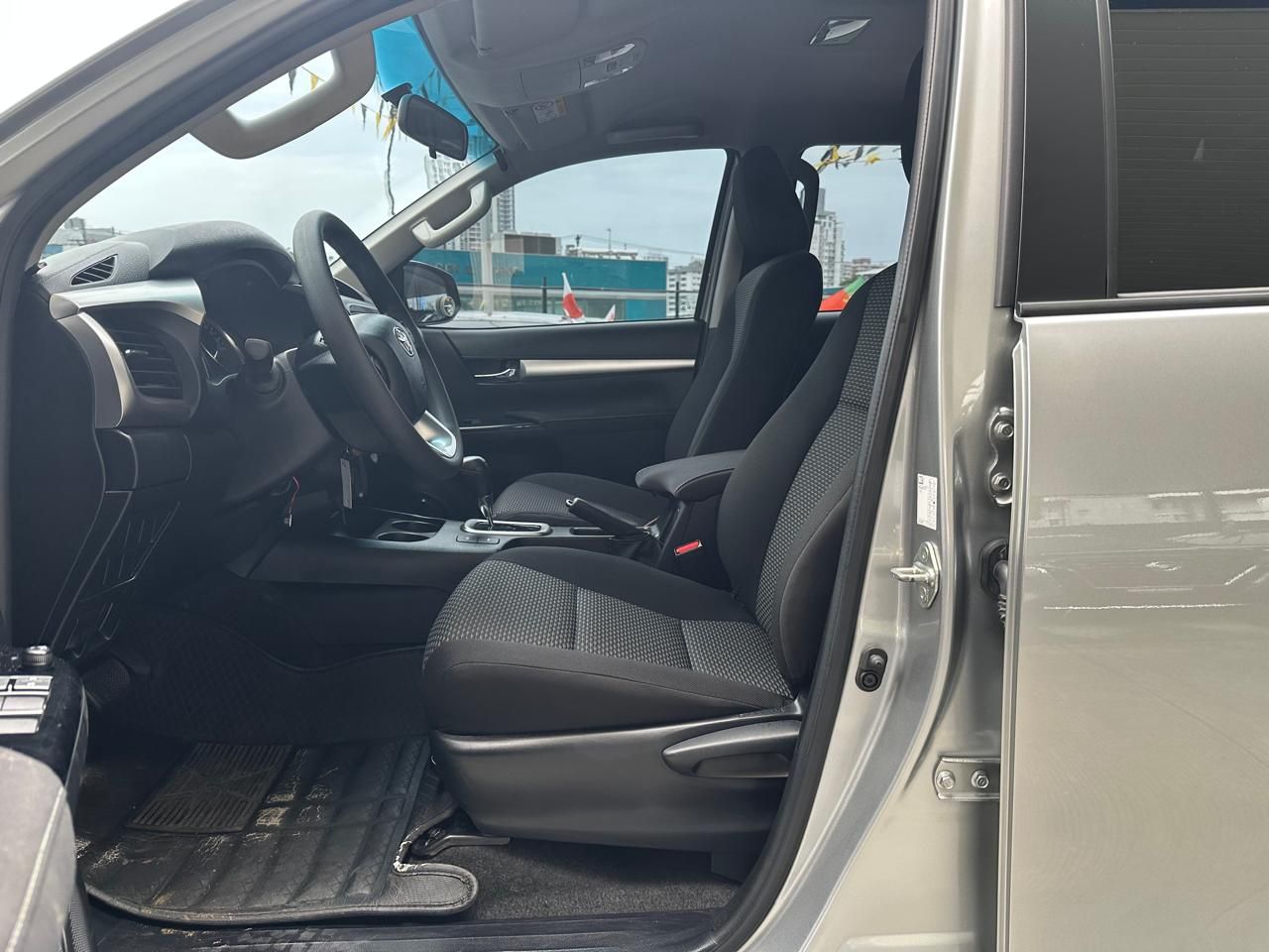 Toyota Hilux 2024, Foto 9
