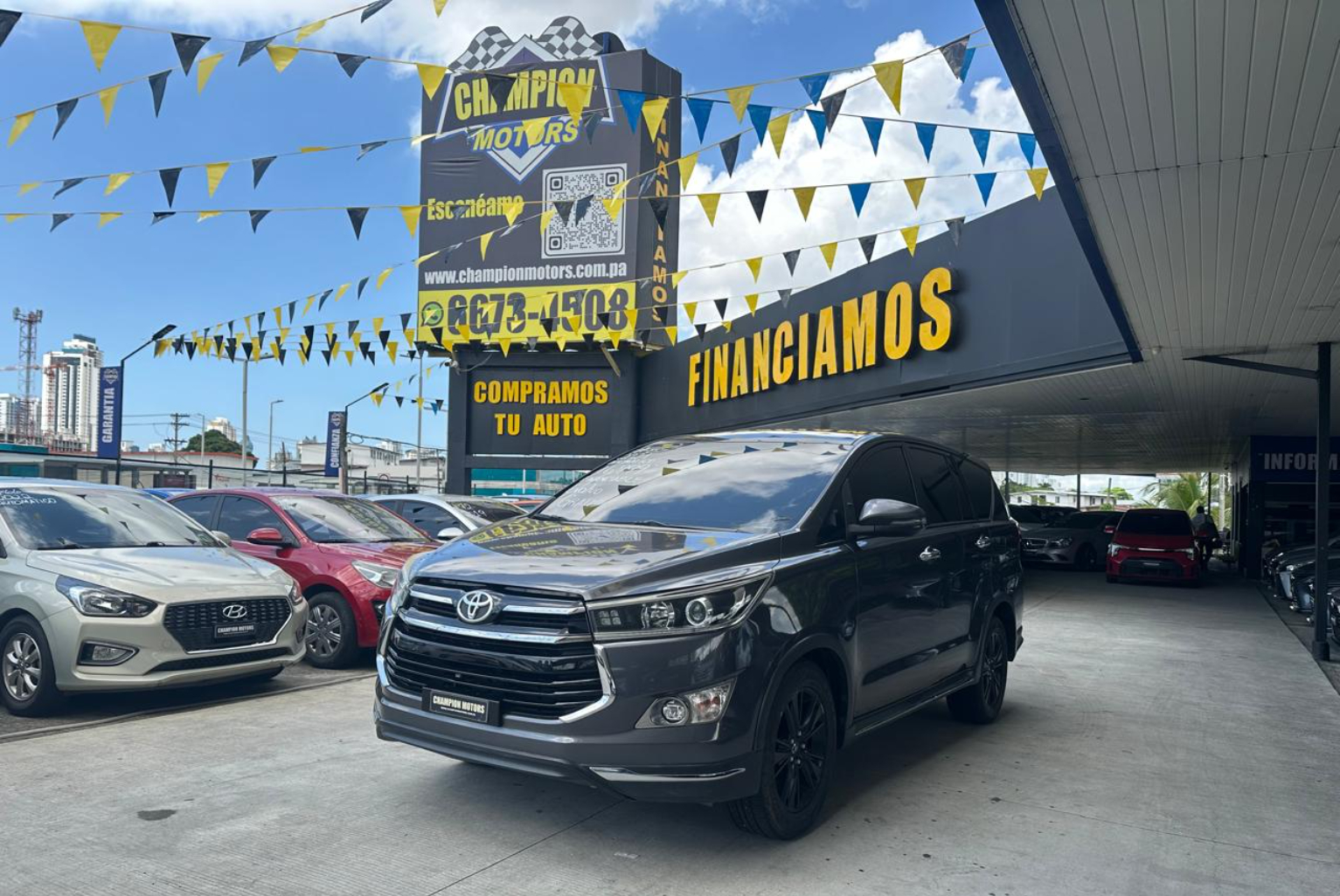 Toyota Innova 2021 Automático color Gris, Imagen #1