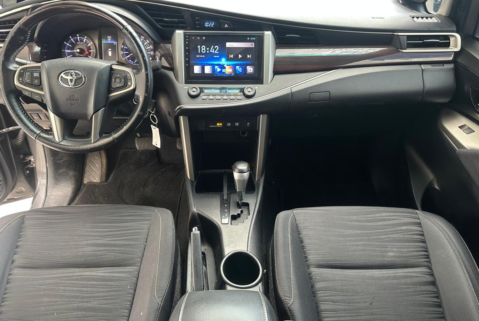 Toyota Innova 2021 Automático color Gris, Imagen #9