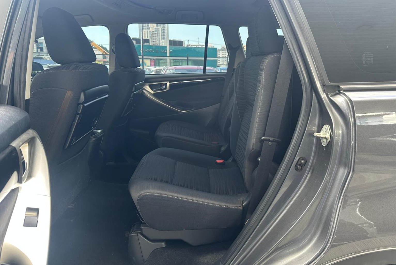 Toyota Innova 2021 Automático color Gris, Imagen #10