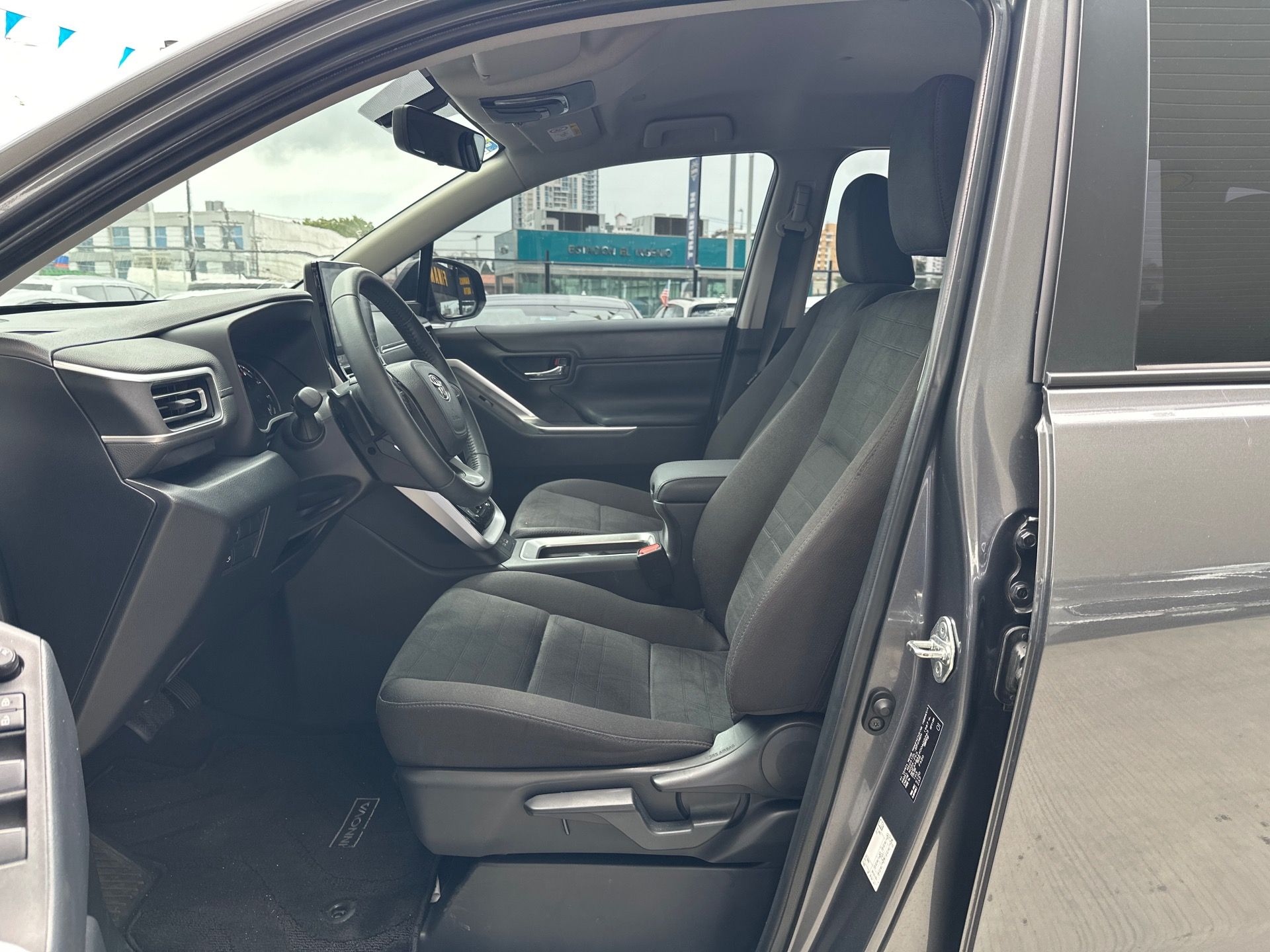 Toyota Innova 2024, Foto 7
