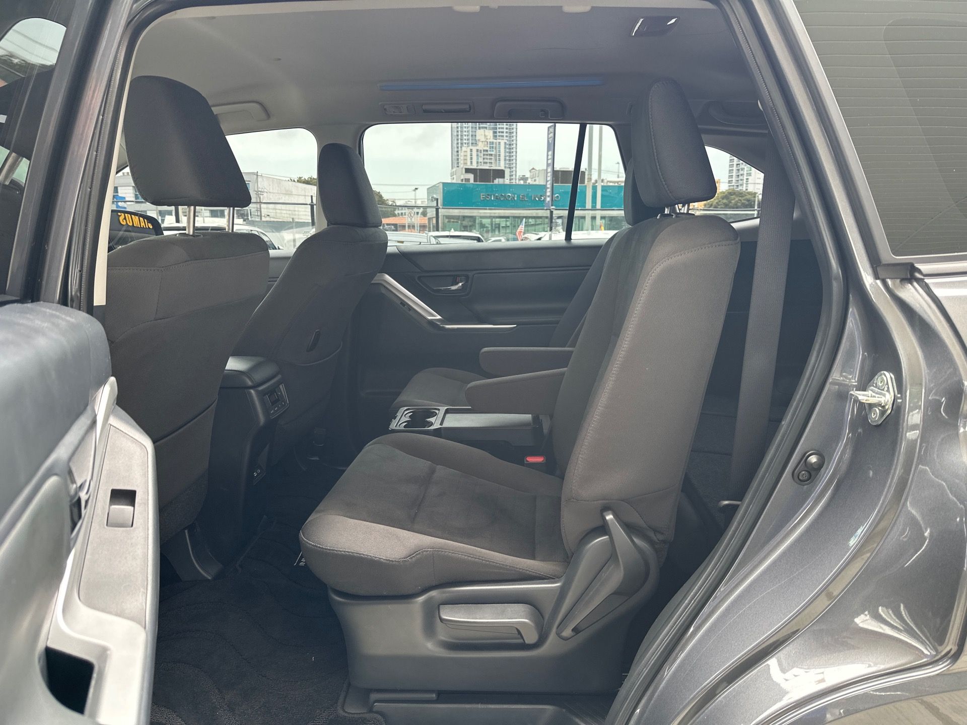 Toyota Innova 2024, Foto 9