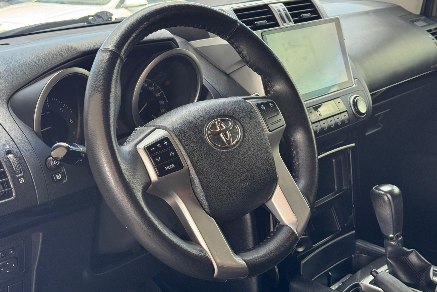 Toyota Prado 2015 Automático color Negro, Imagen #6