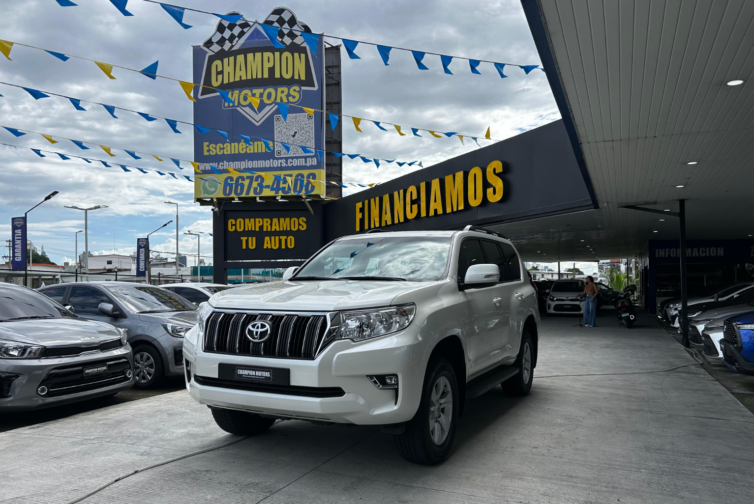 Toyota Prado 2023 Automático color Blanco, Imagen #1