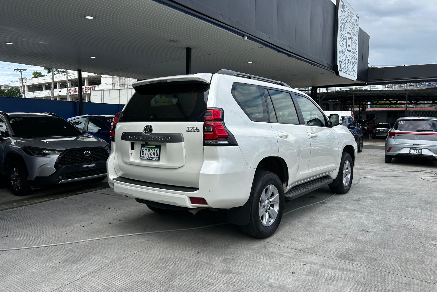 Toyota Prado 2023 Automático color Blanco, Imagen #4