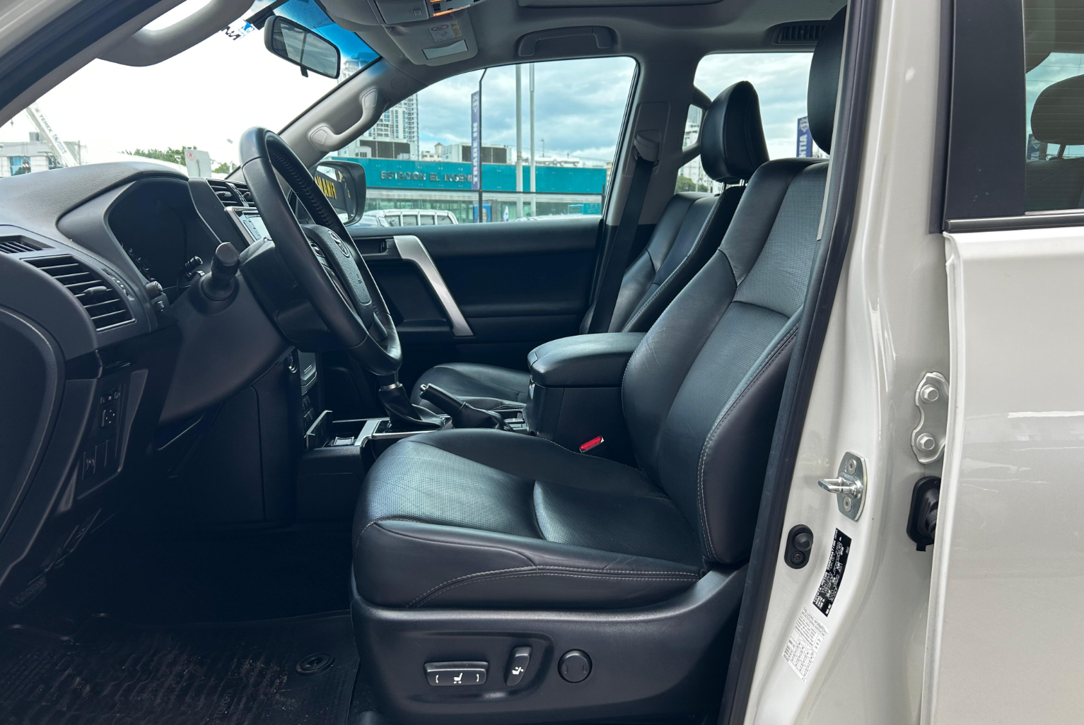 Toyota Prado 2023 Automático color Blanco, Imagen #7