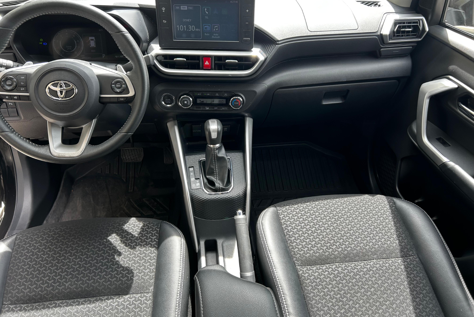 Toyota Raize 2023 Automático color Negro, Imagen #9