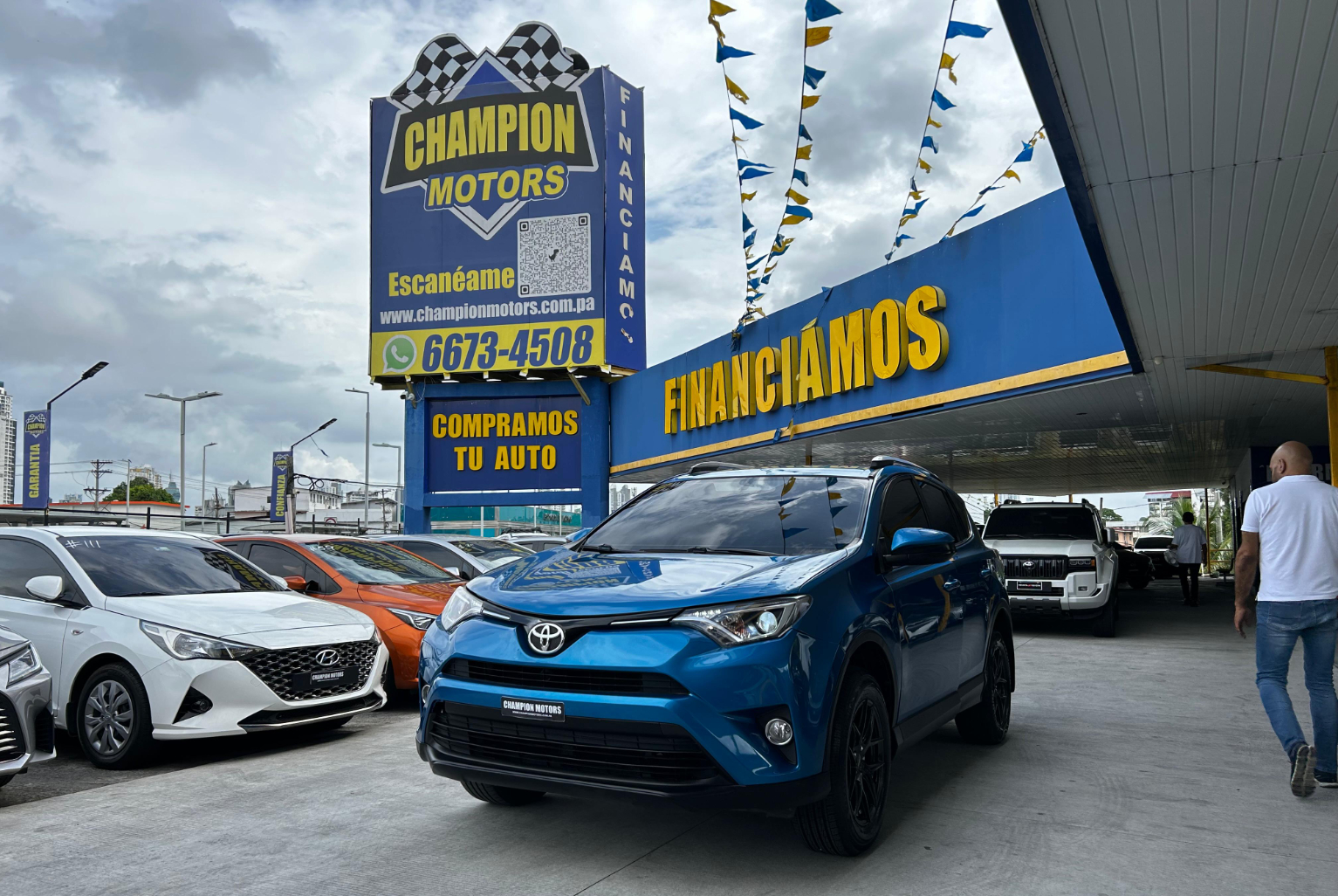 Toyota RAV4 2017 Automático color Azul, Imagen #1