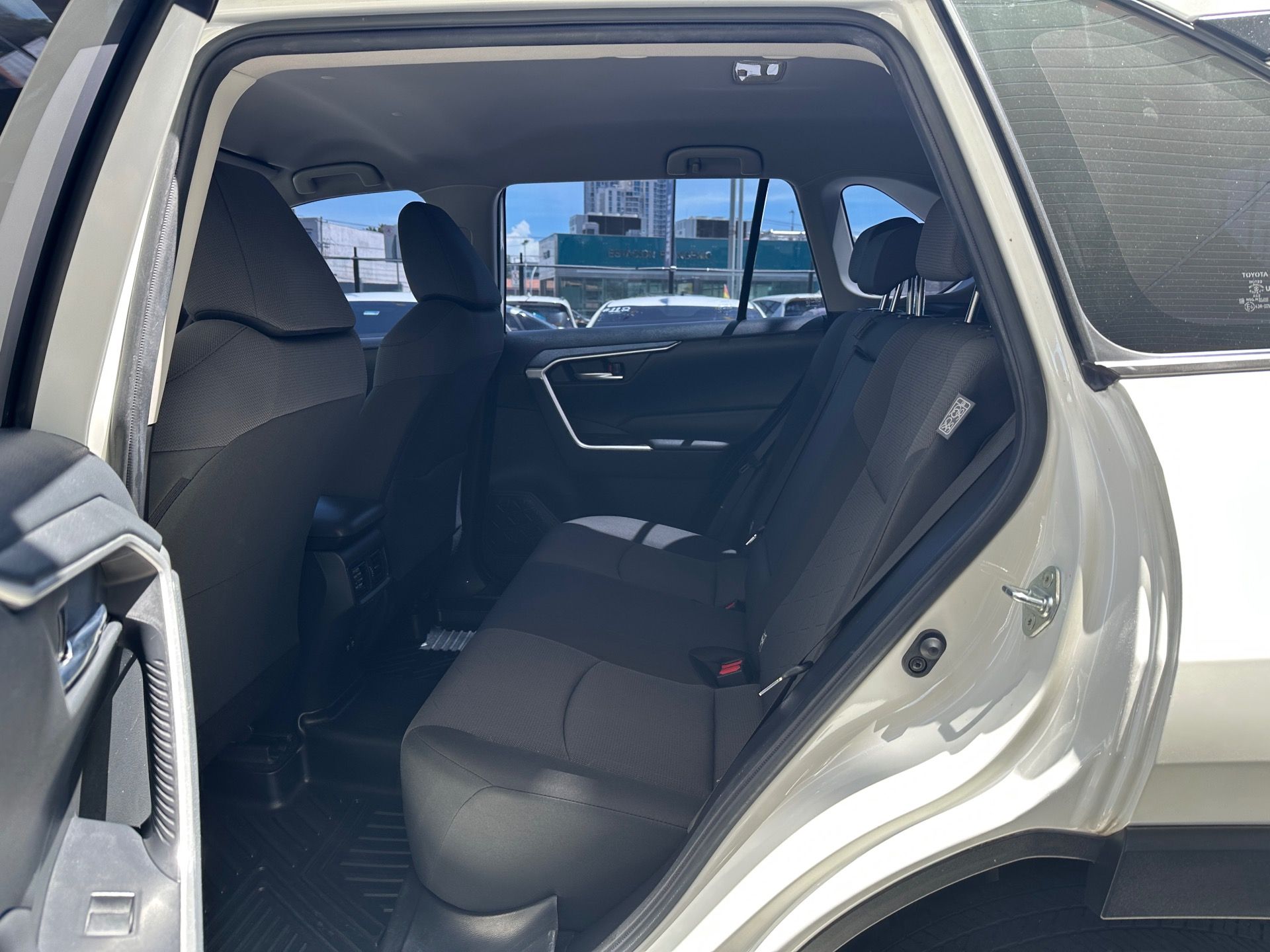 Toyota RAV4 2019, Foto 10