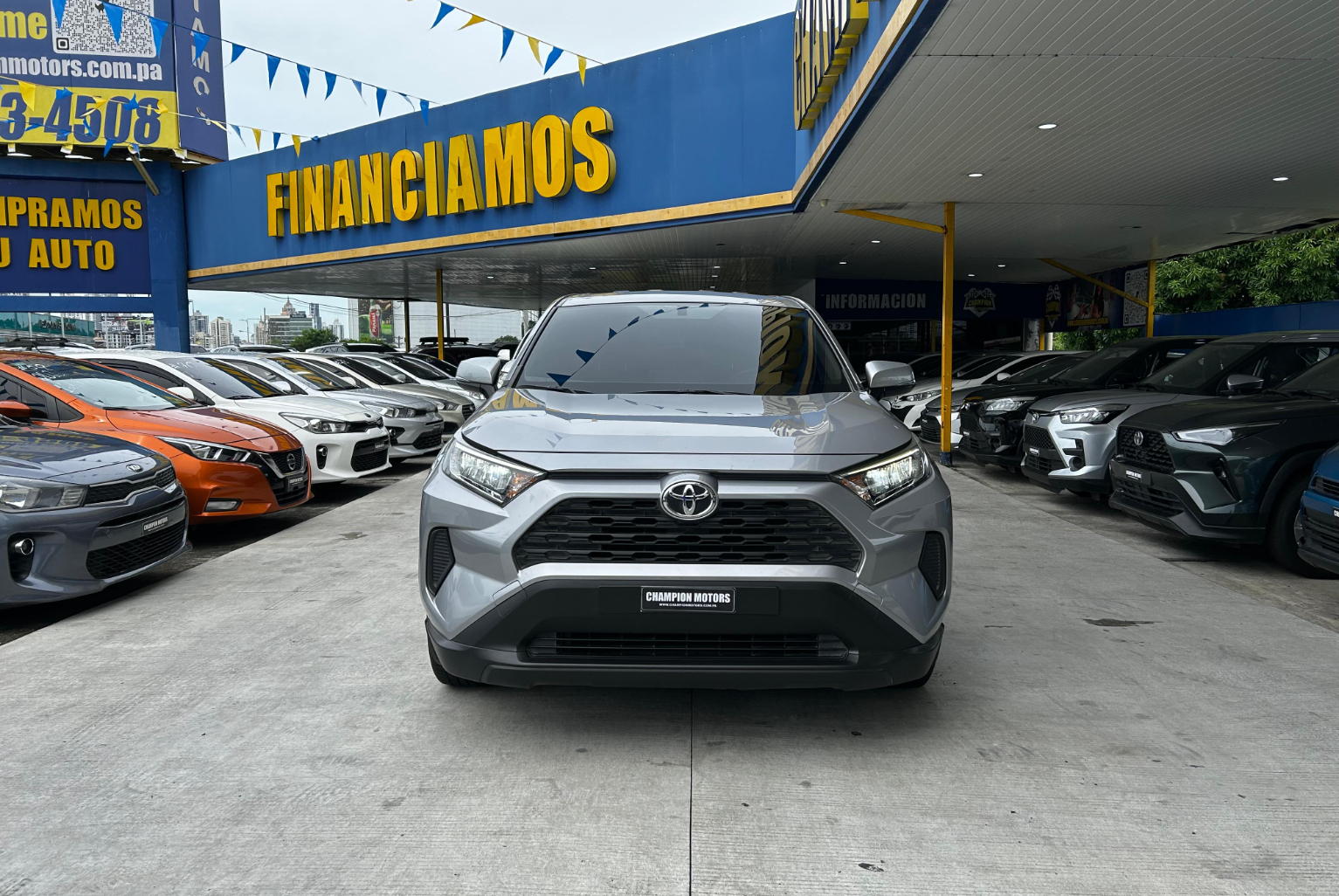 Toyota RAV4 2021 Automático color Plateado, Imagen #2