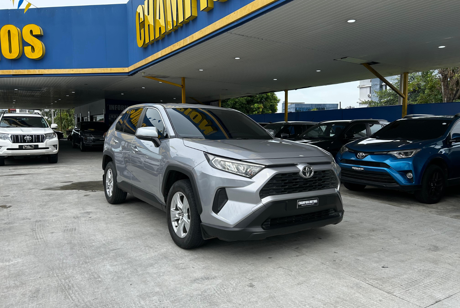 Toyota RAV4 2021 Automático color Plateado, Imagen #3