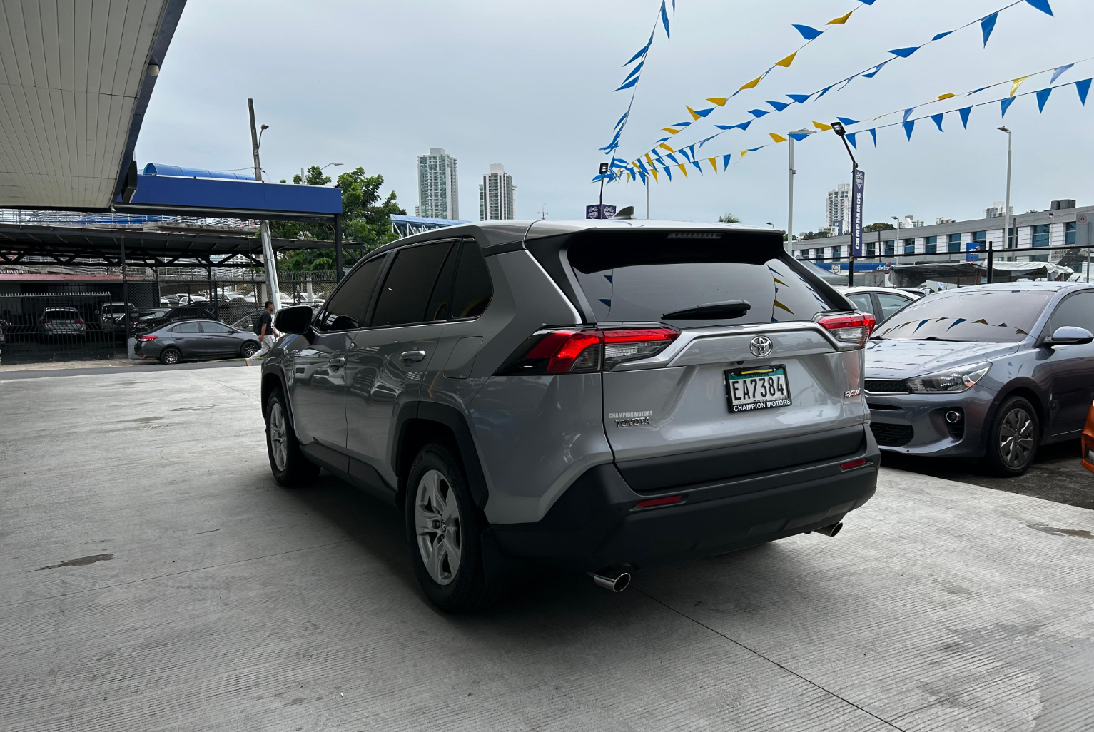 Toyota RAV4 2021 Automático color Plateado, Imagen #6